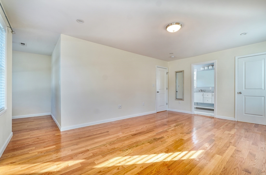 87 Riverbank Rd