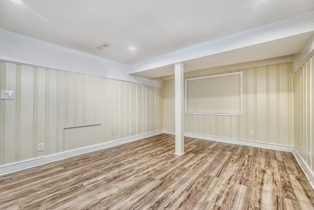 87 Riverbank Rd