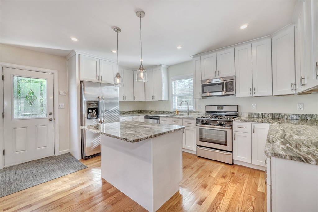 87 Riverbank Rd
