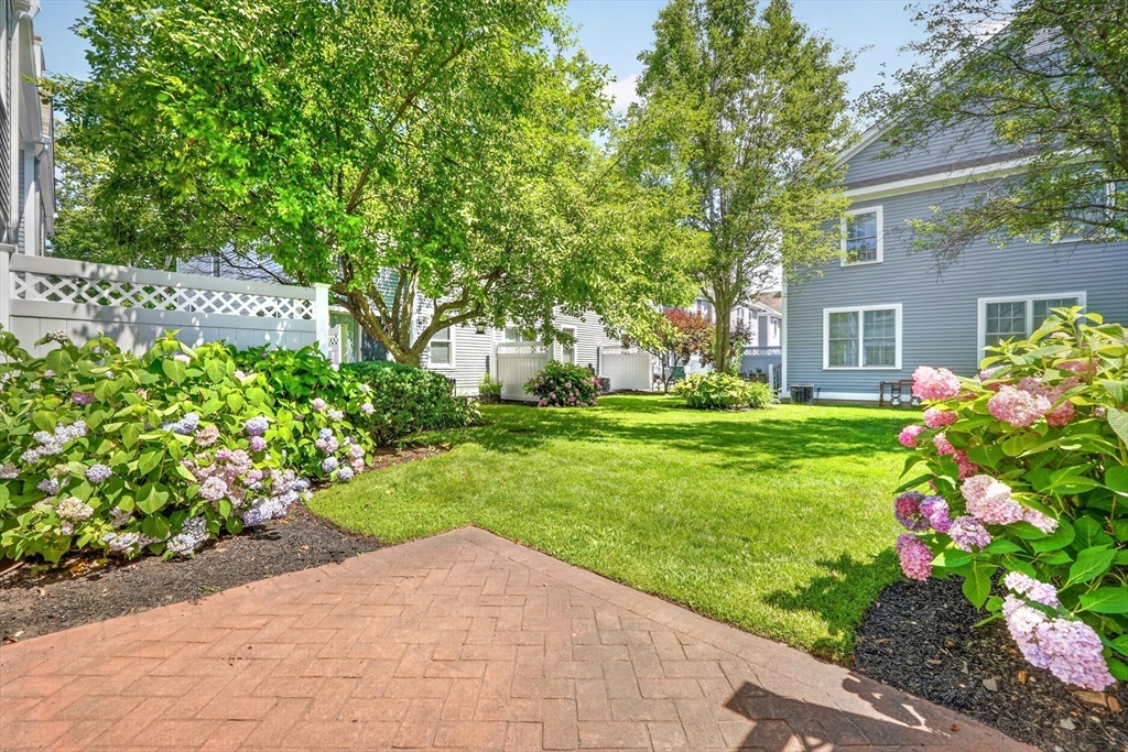201 Main St # 21