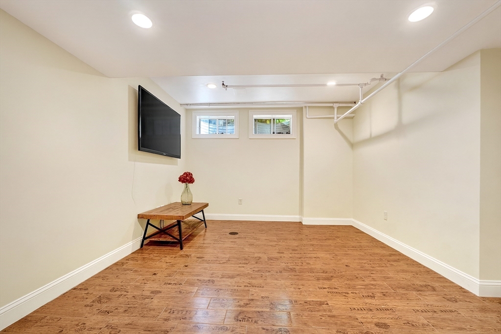 201 Main St # 21