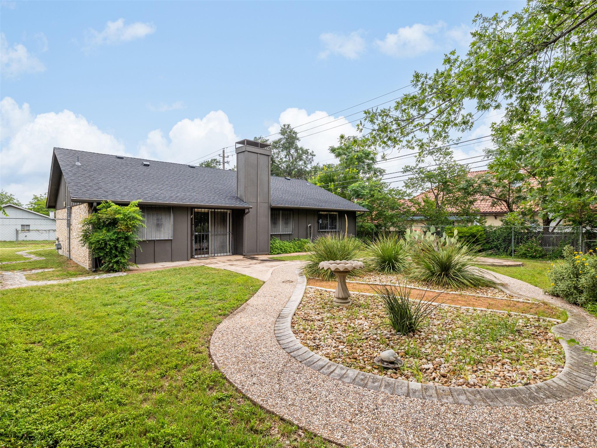 7001 Watchwood DR