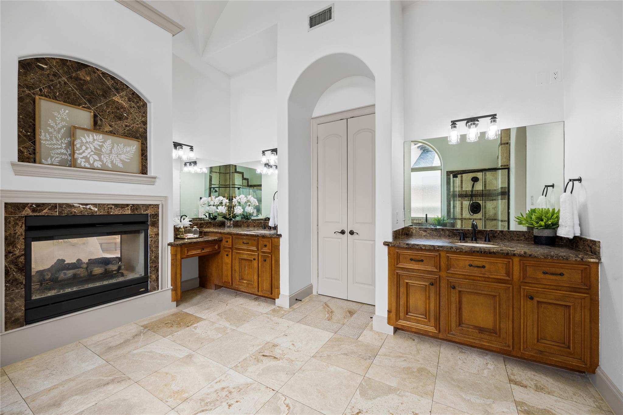 6623 Green Gable Manor