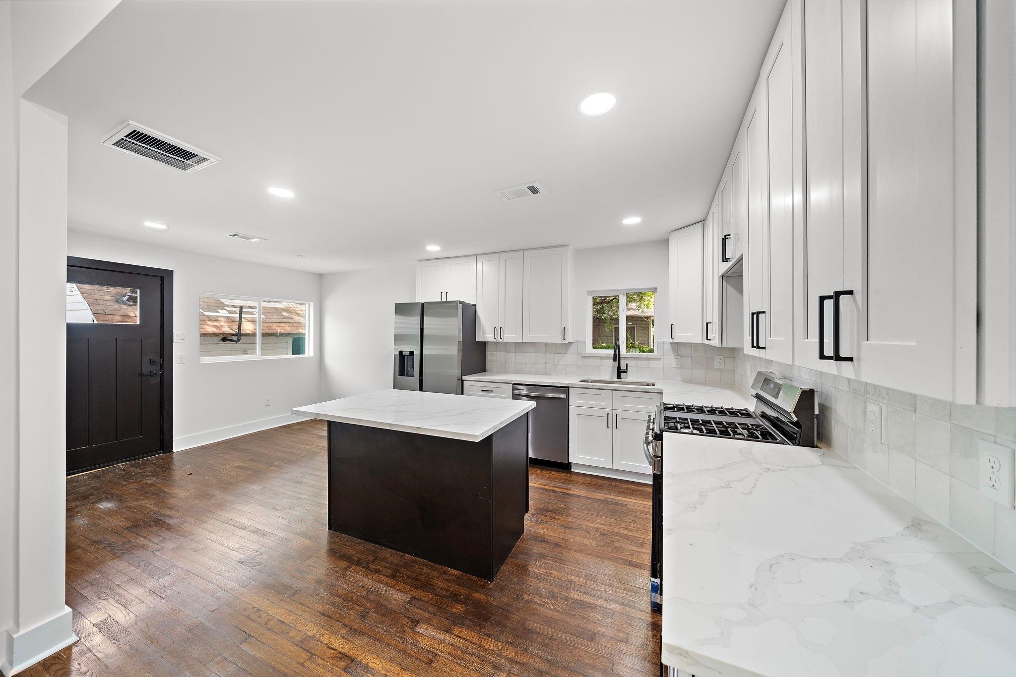7305 Capitol Street
