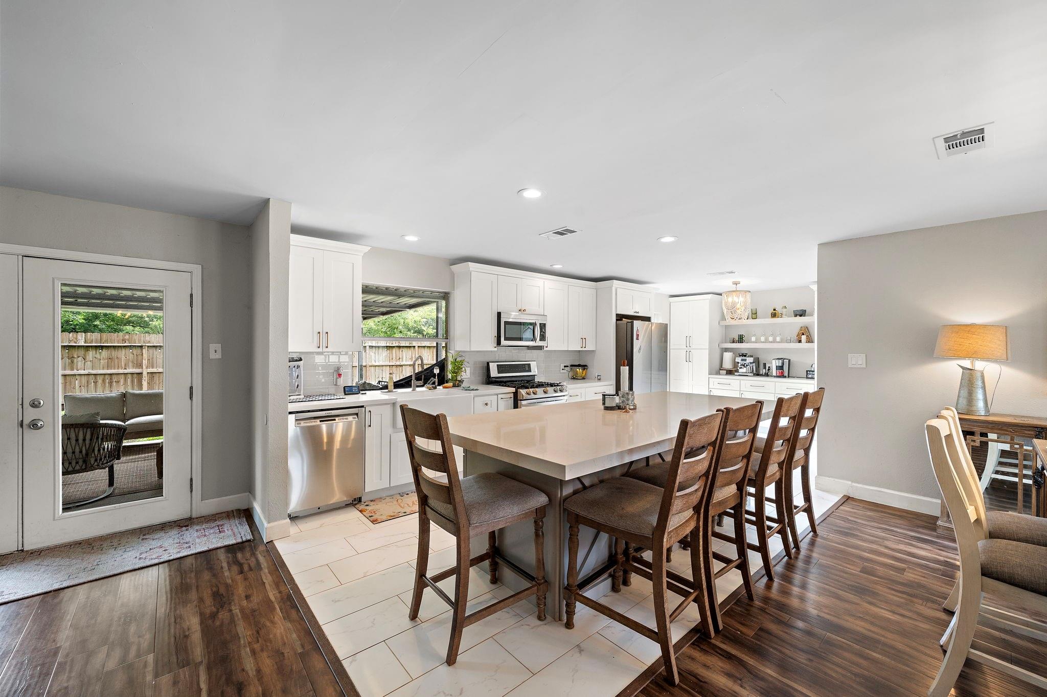 505 Williamsburg Circle