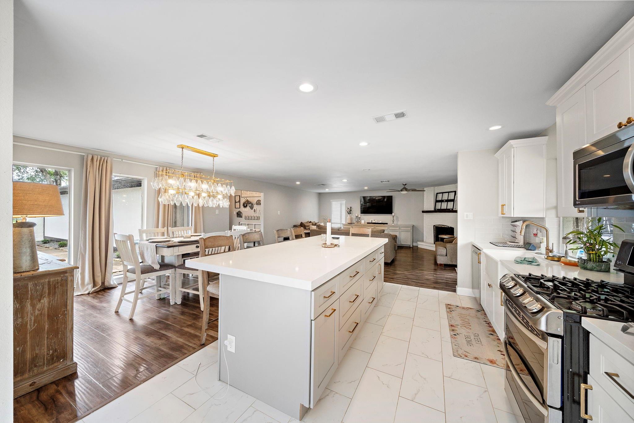 505 Williamsburg Circle