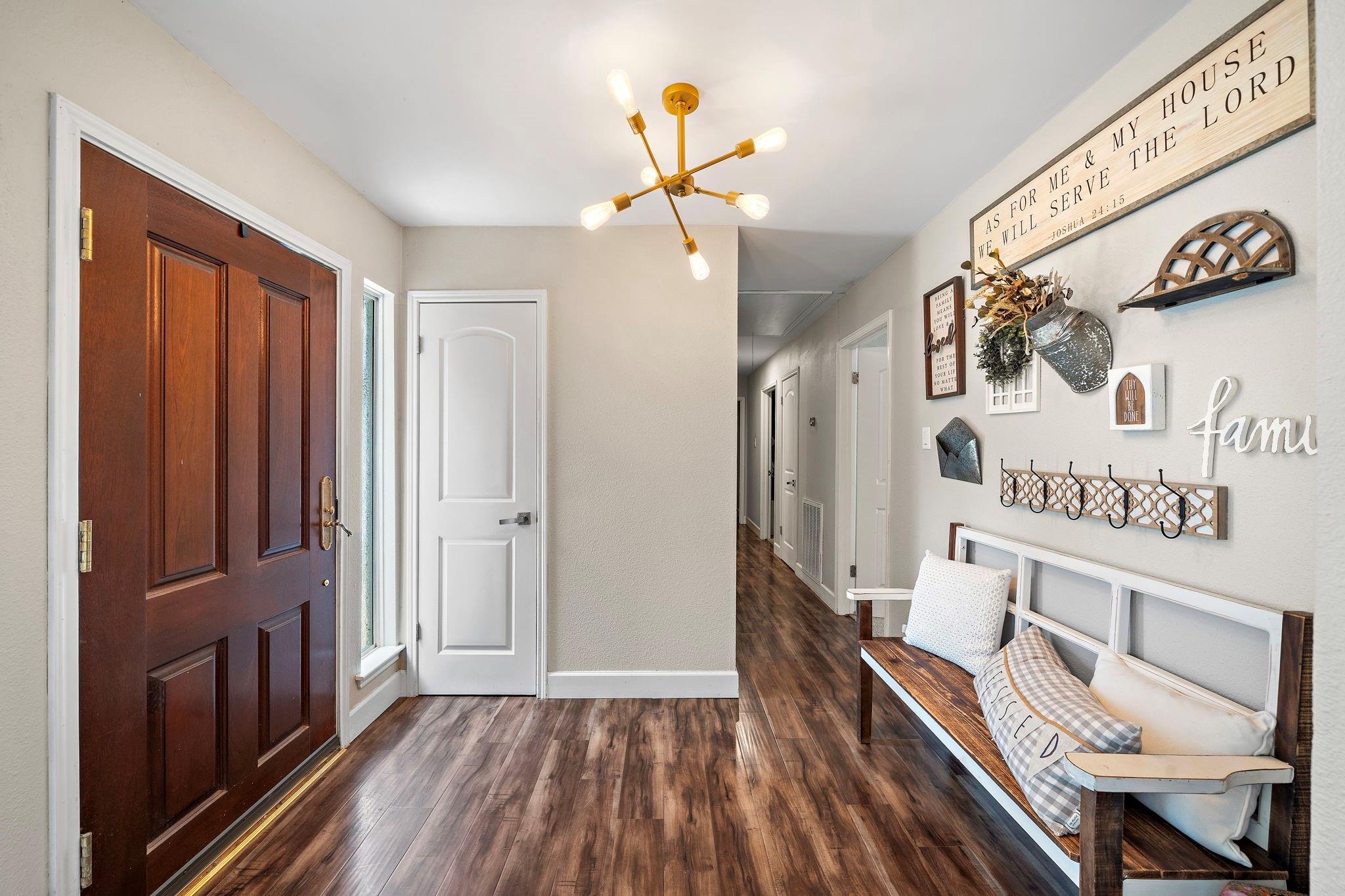 505 Williamsburg Circle
