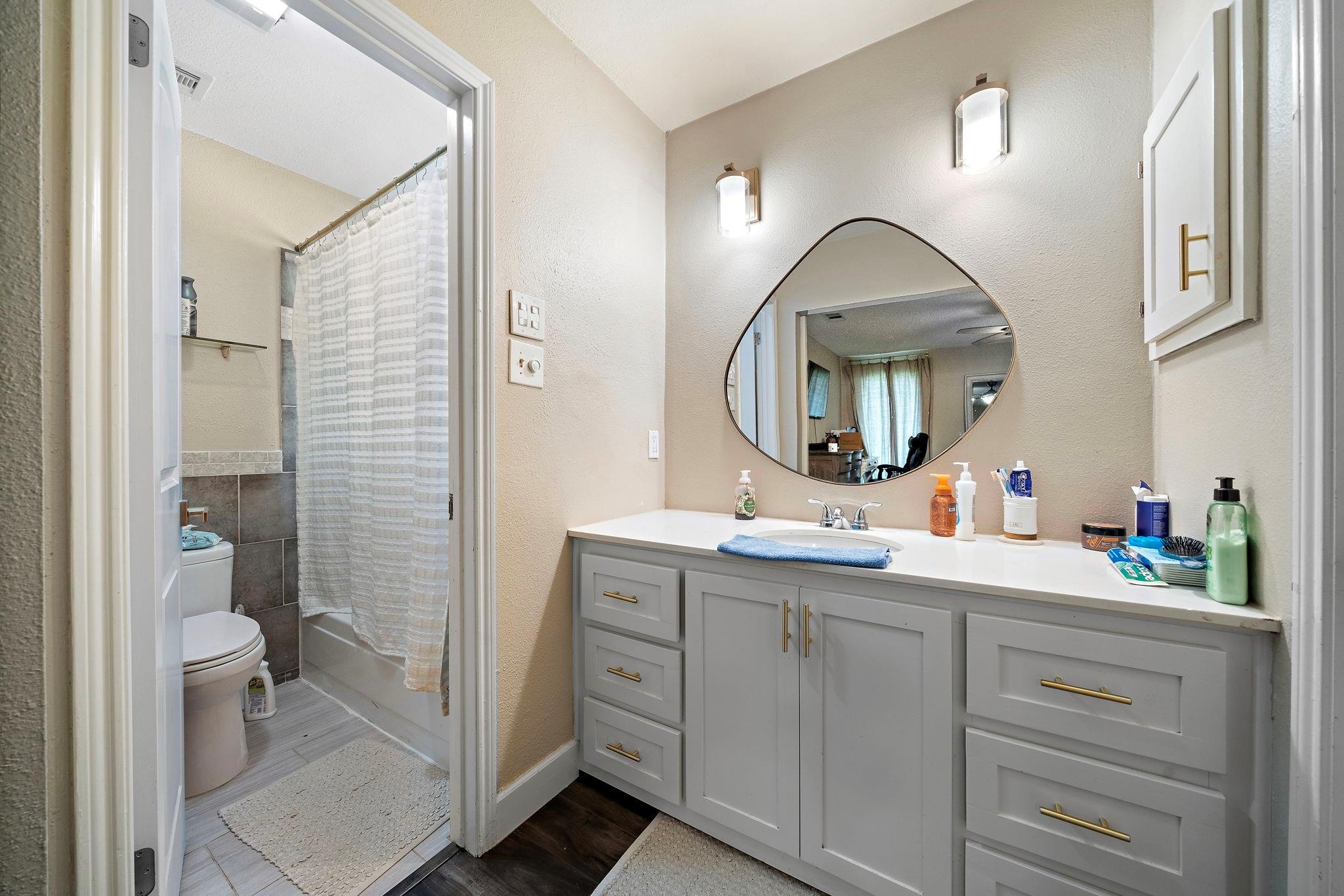 505 Williamsburg Circle
