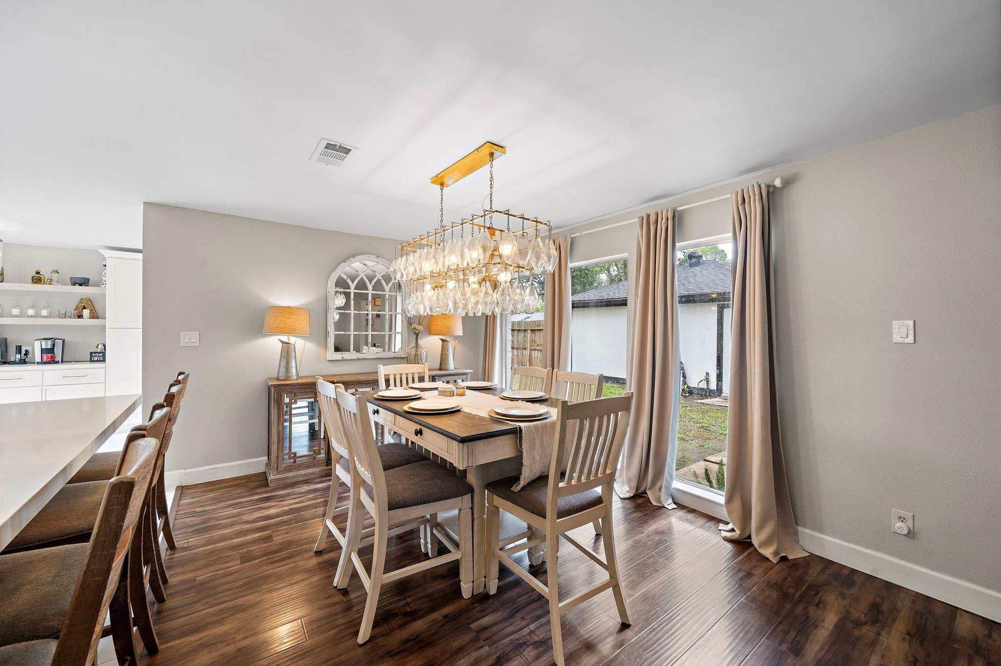 505 Williamsburg Circle