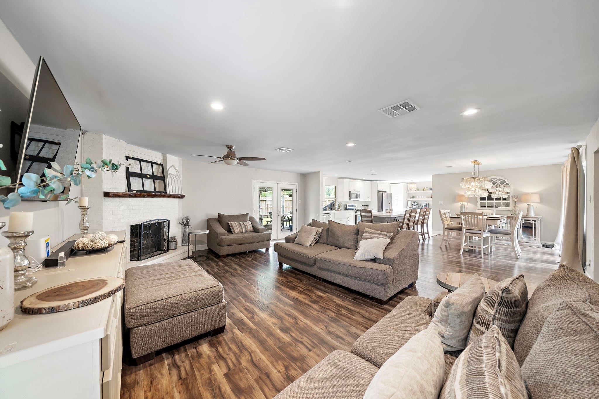 505 Williamsburg Circle