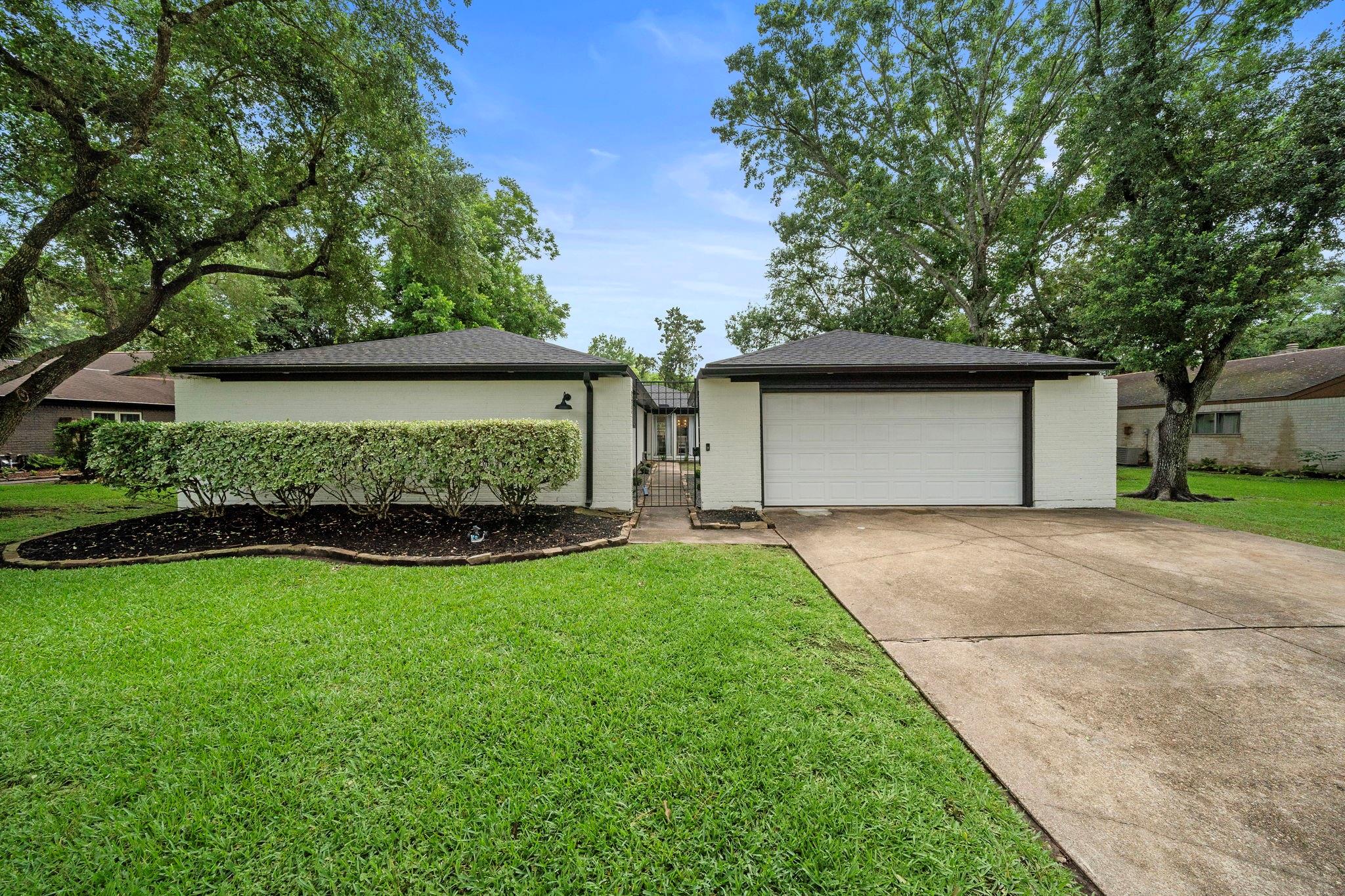 505 Williamsburg Circle