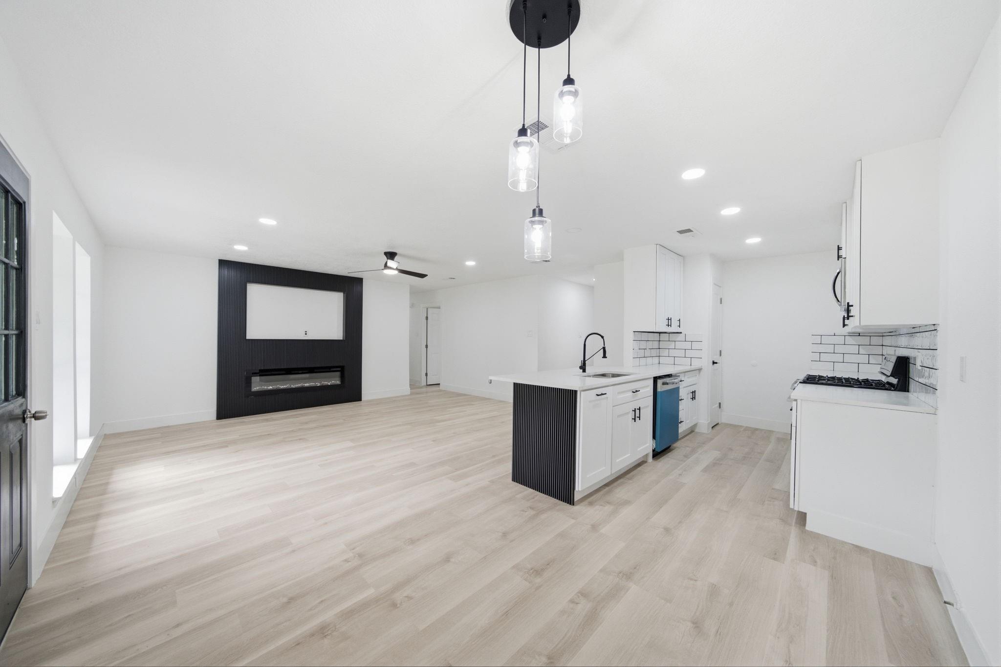 5703 Woodville Lane