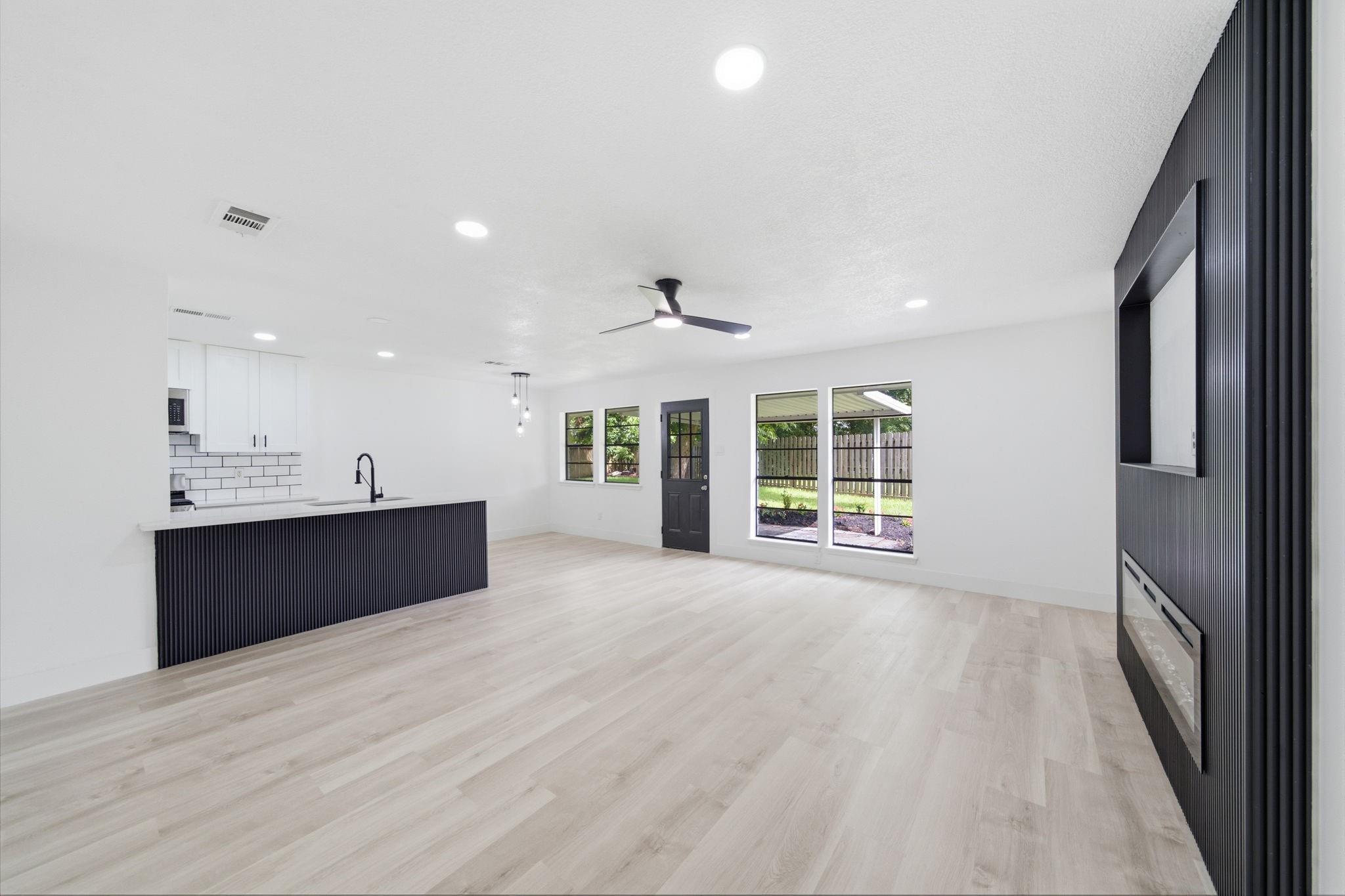 5703 Woodville Lane