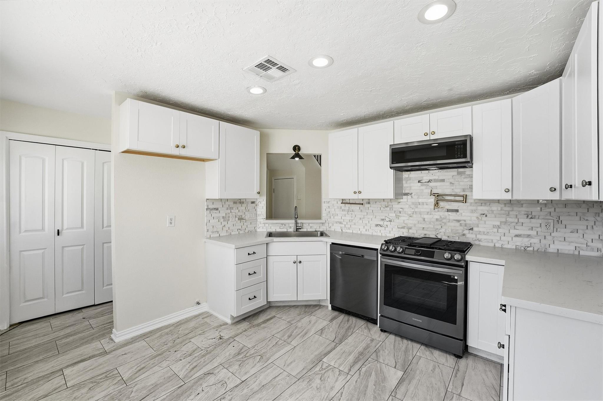 21330 Greenham Drive