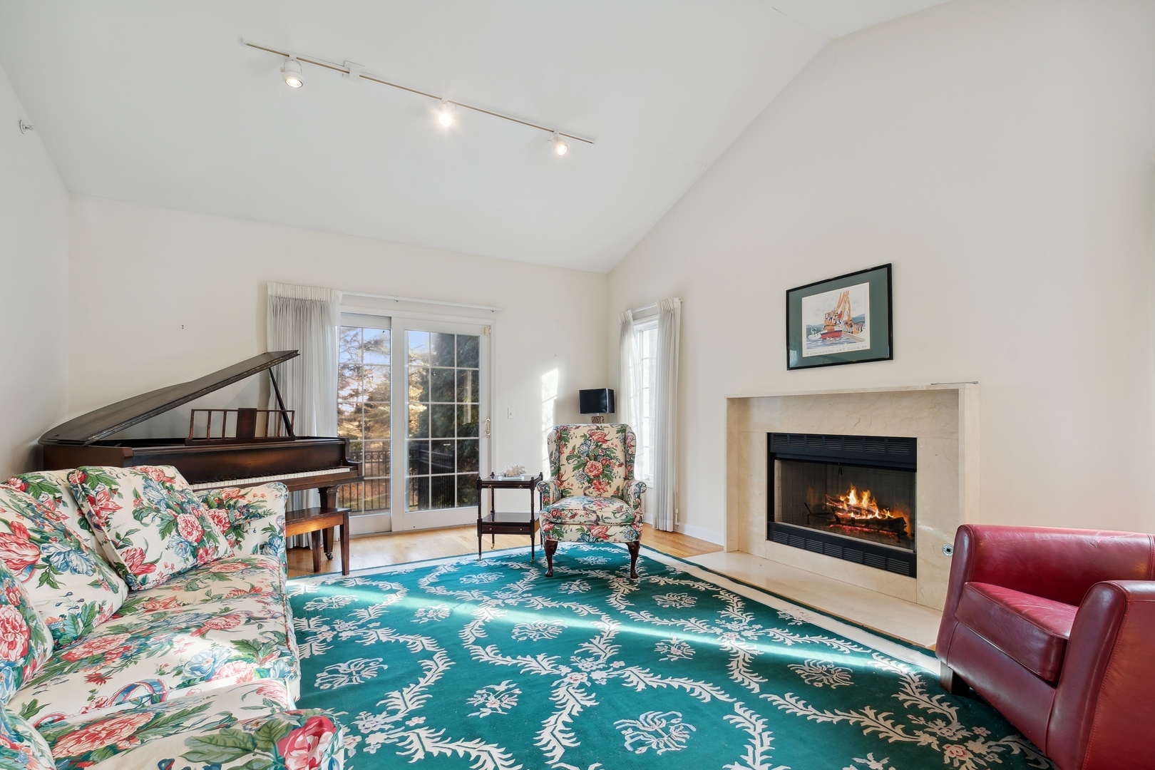 1112 Pine Oaks Circle