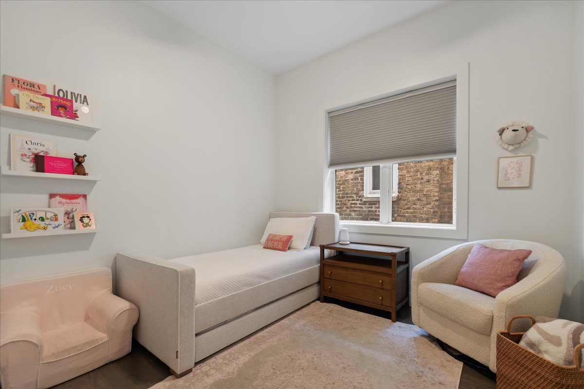 900 N Hoyne Avenue Unit: 2N