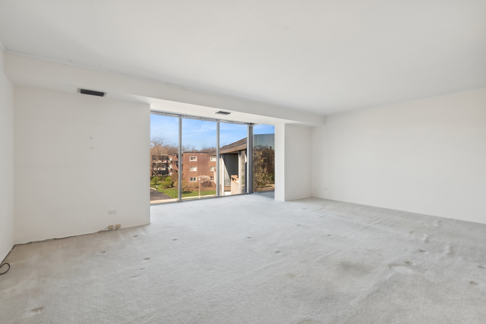 1301 N Western Avenue Unit: 320