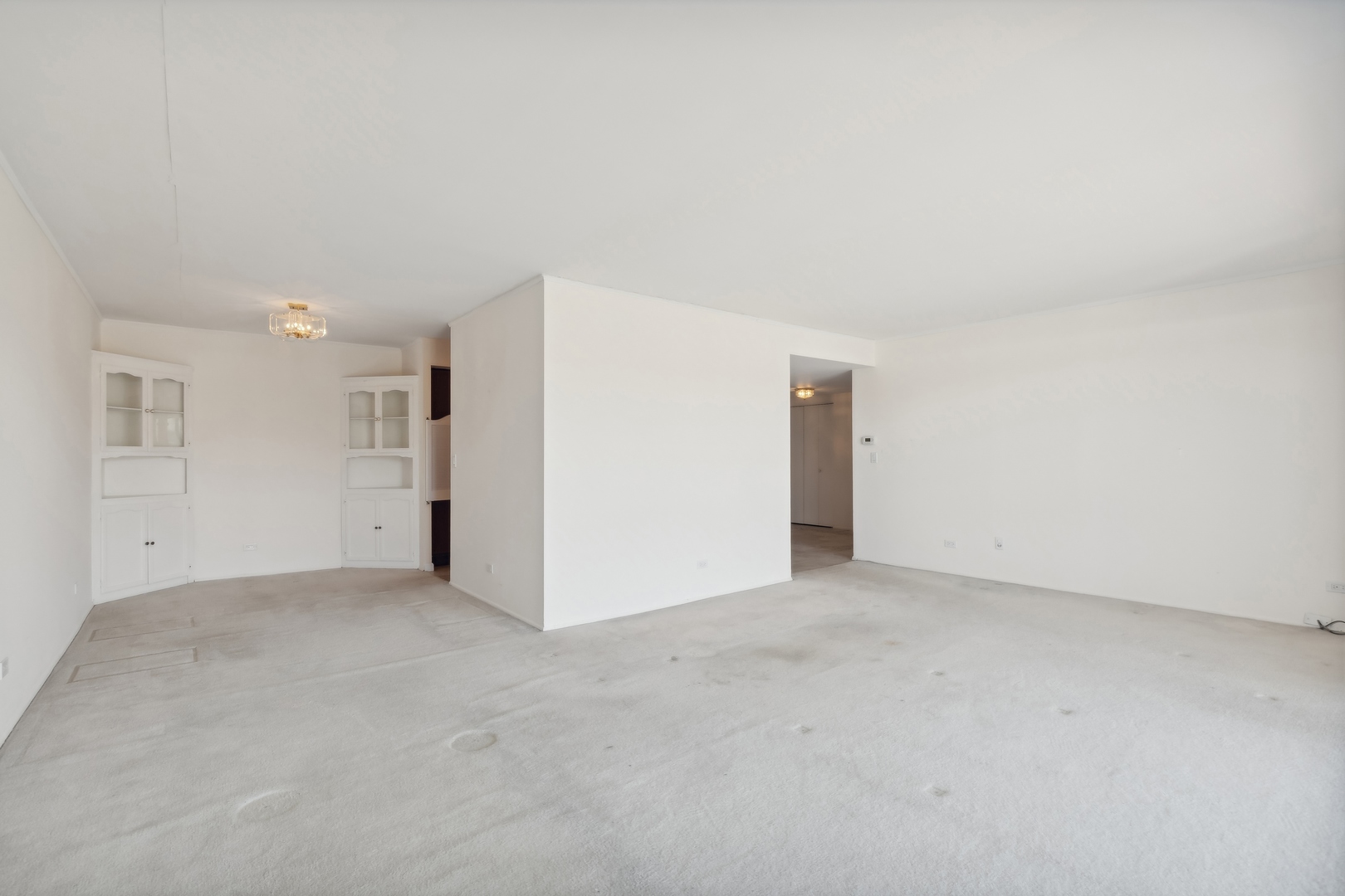1301 N Western Avenue Unit: 320