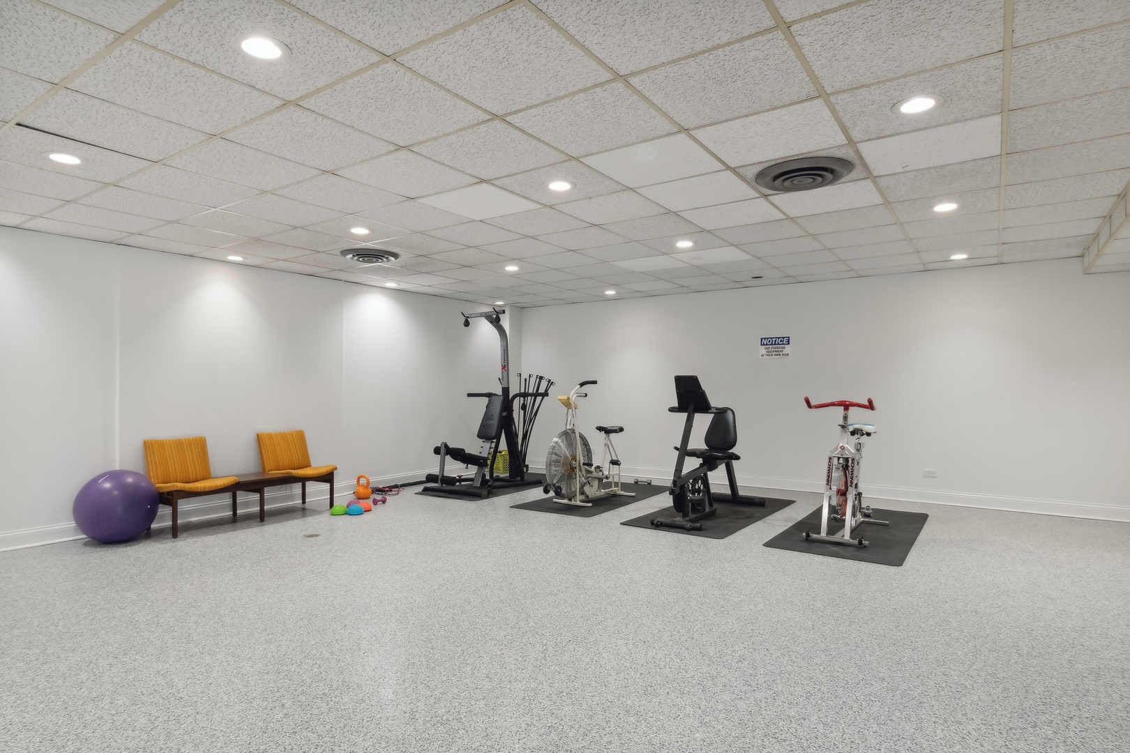 1301 N Western Avenue Unit: 320