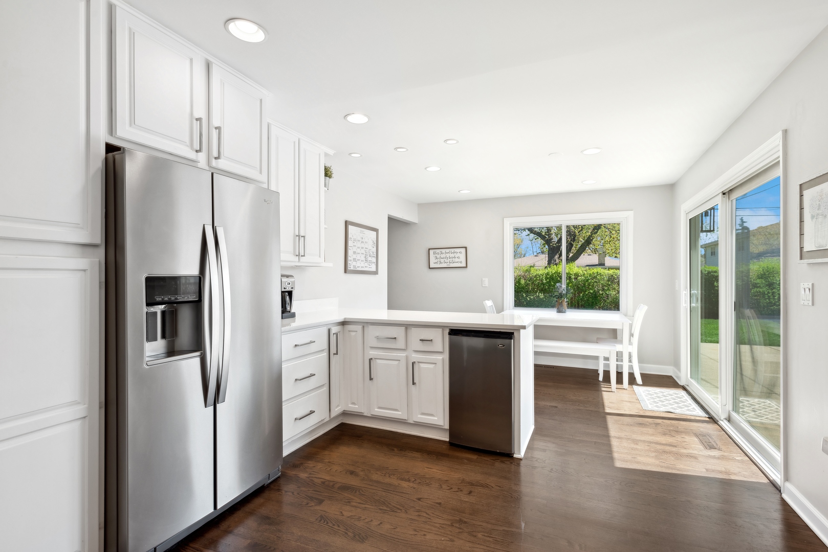 851 S Hillcrest Avenue