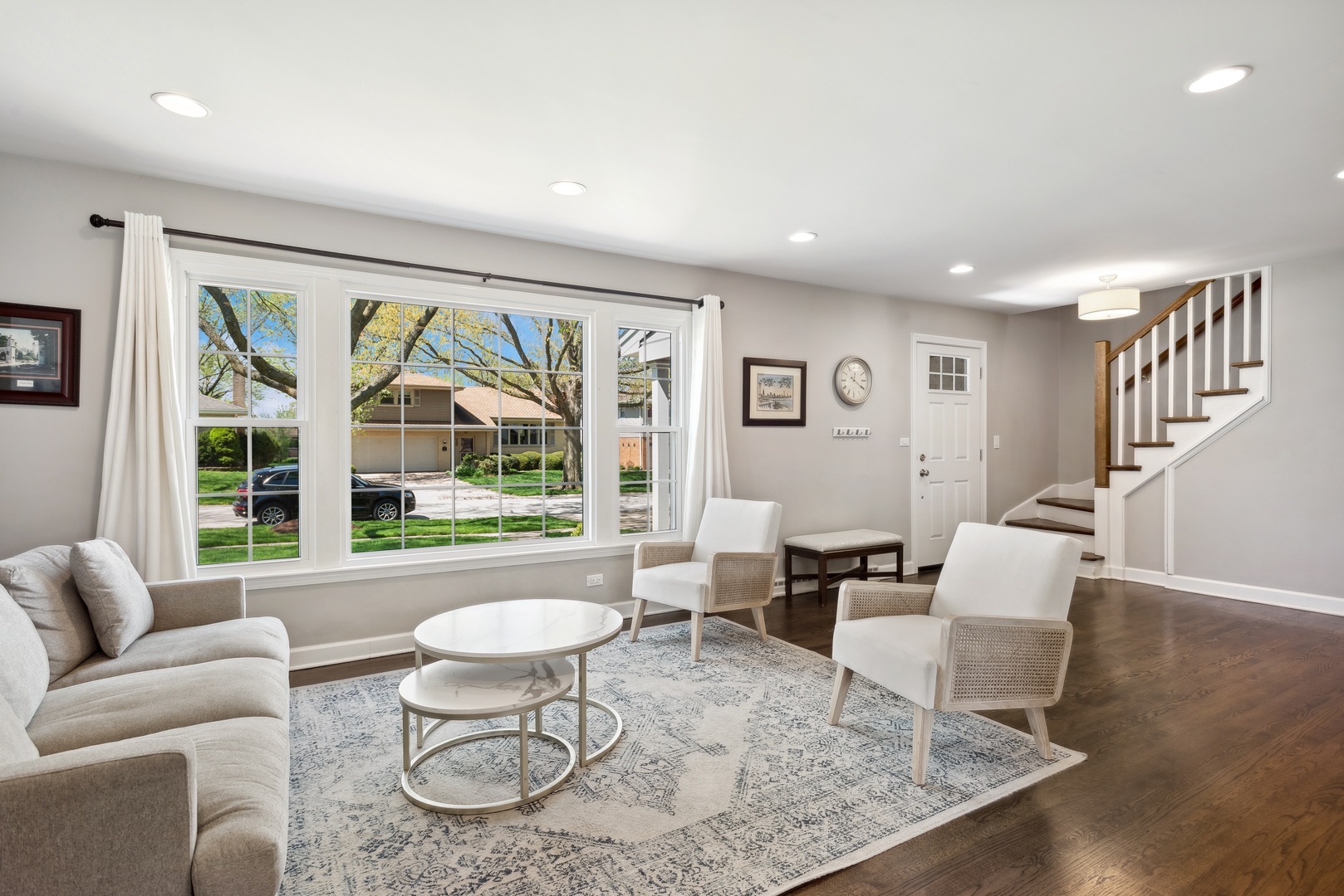 851 S Hillcrest Avenue