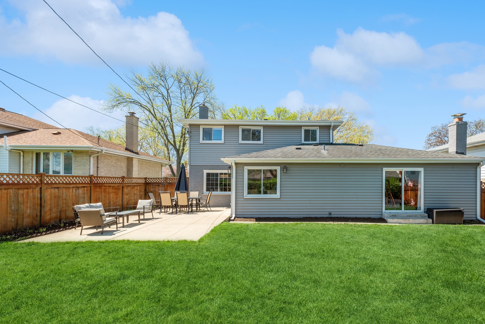 851 S Hillcrest Avenue