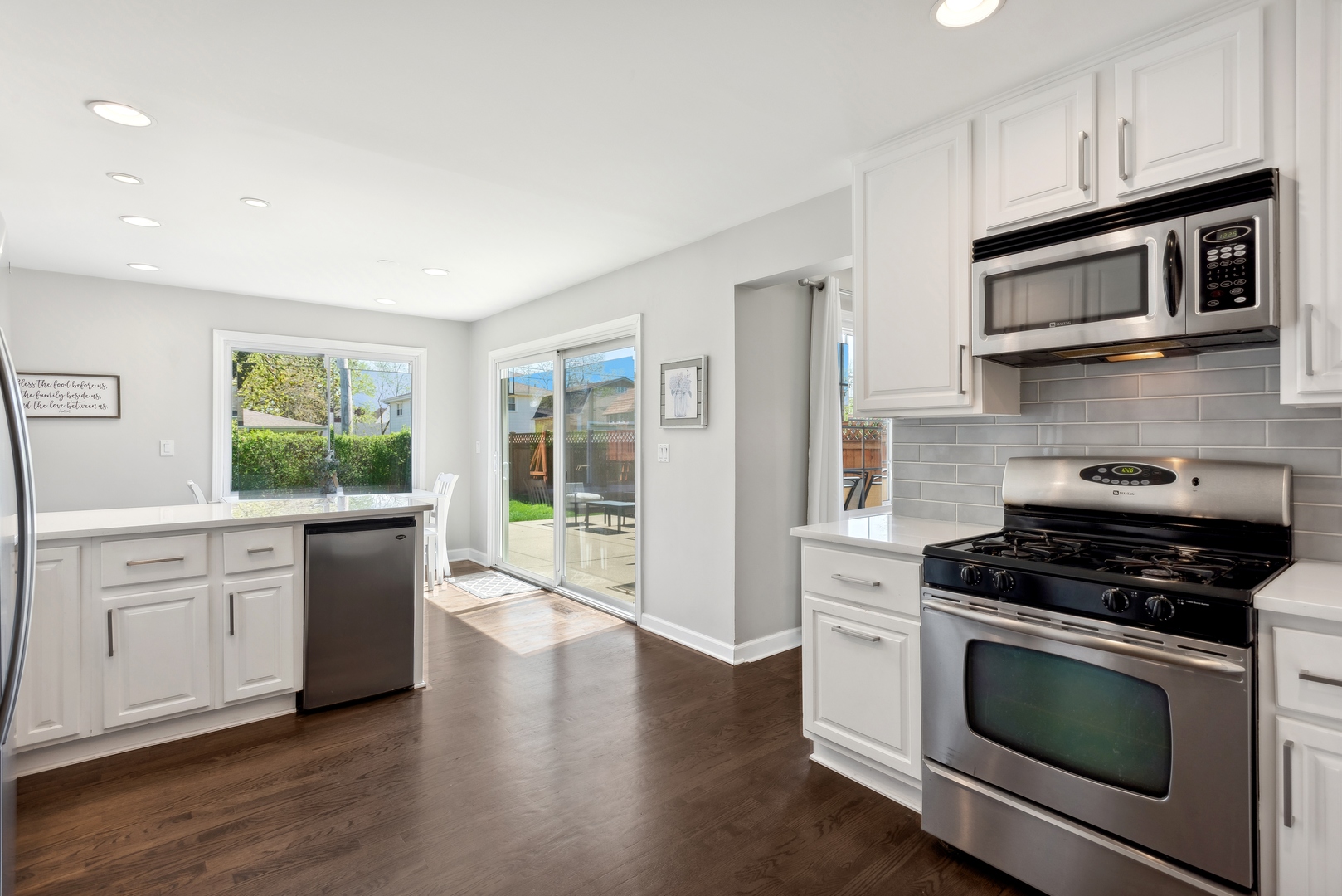 851 S Hillcrest Avenue