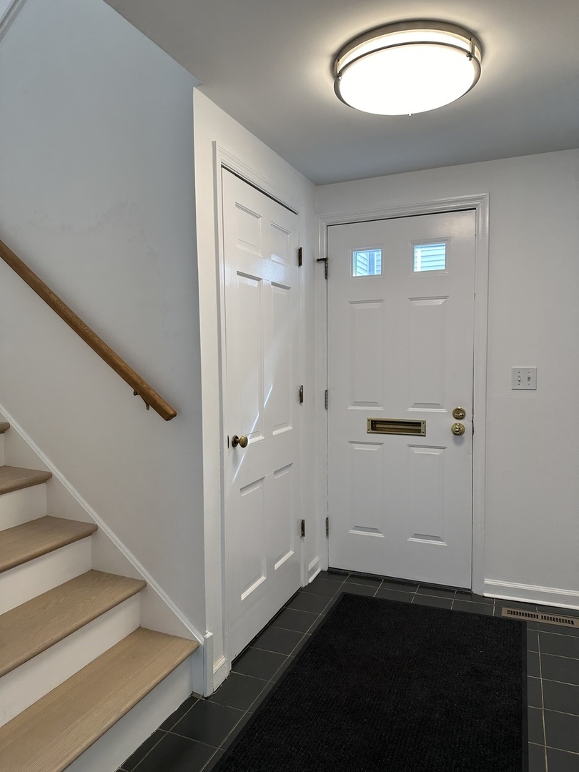 15 E North Avenue Unit: 2