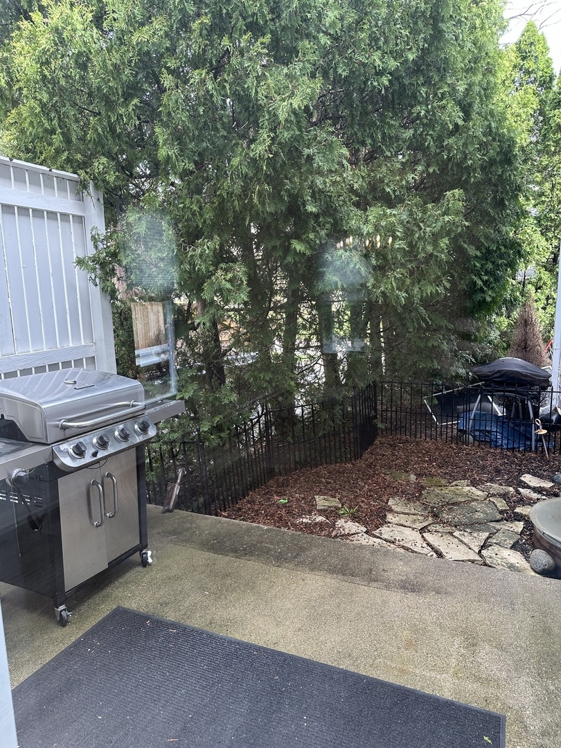 15 E North Avenue Unit: 2
