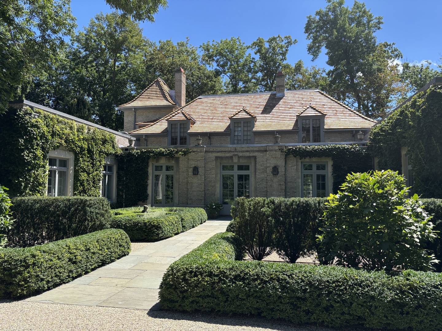 131 Moffett Road