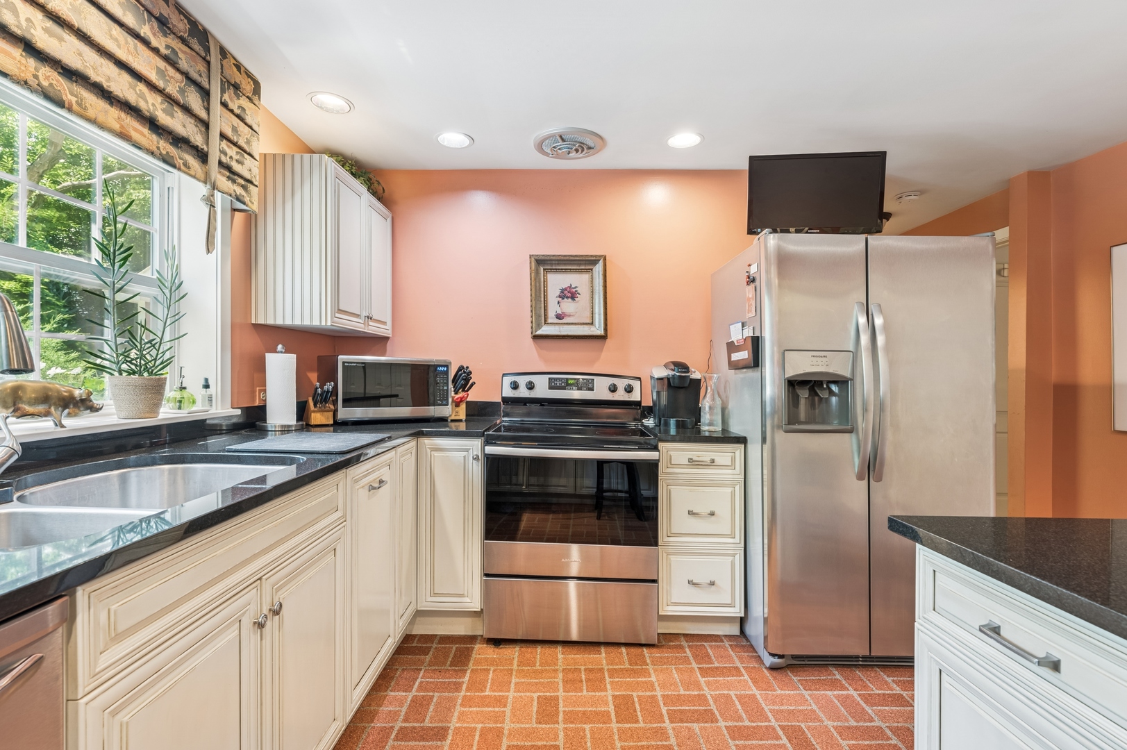 315 W Washington Avenue