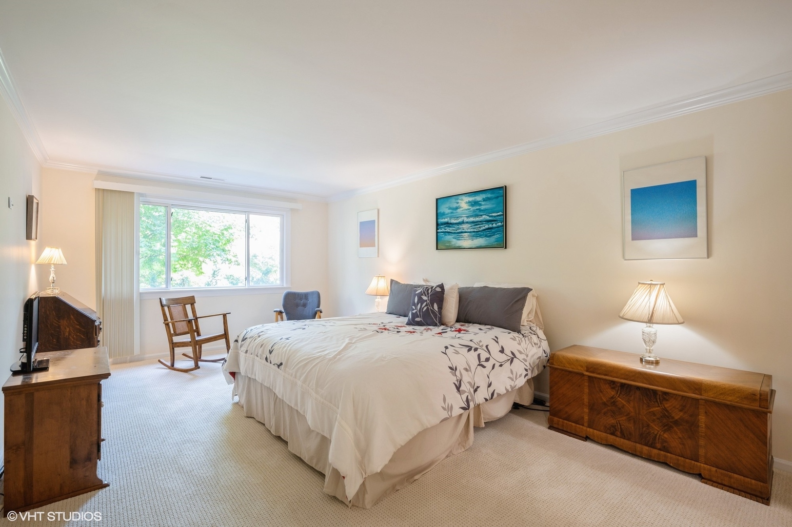 90 E Franklin Place Unit: 106