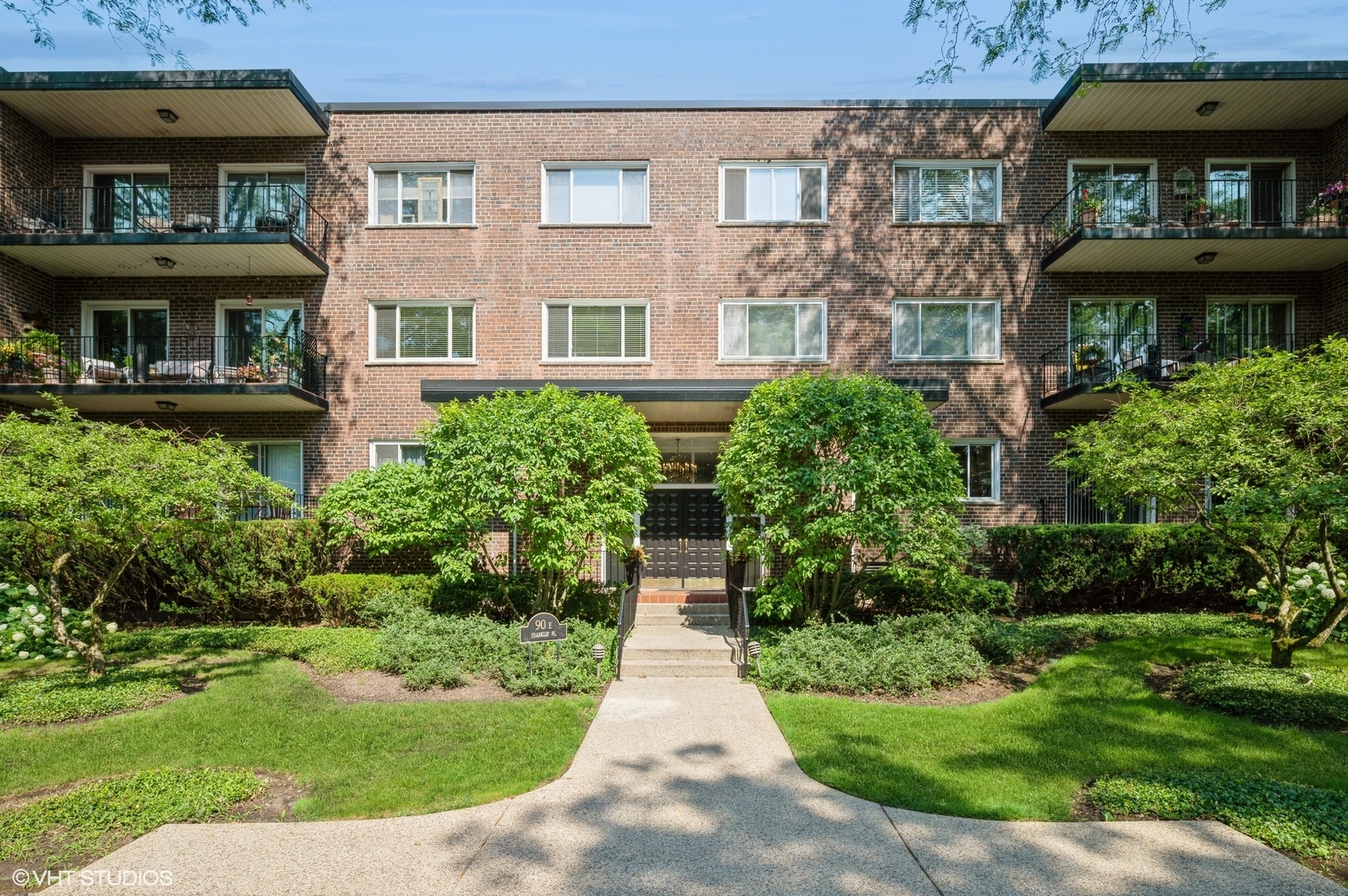 90 E Franklin Place Unit: 106