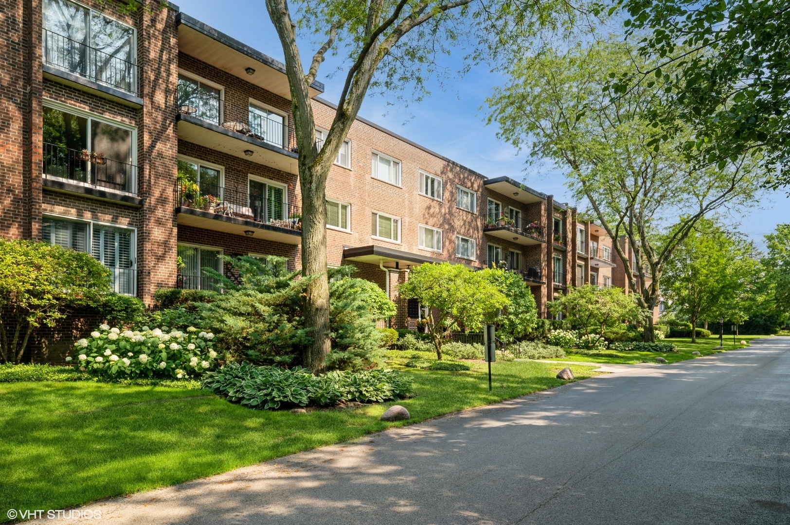 90 E Franklin Place Unit: 106