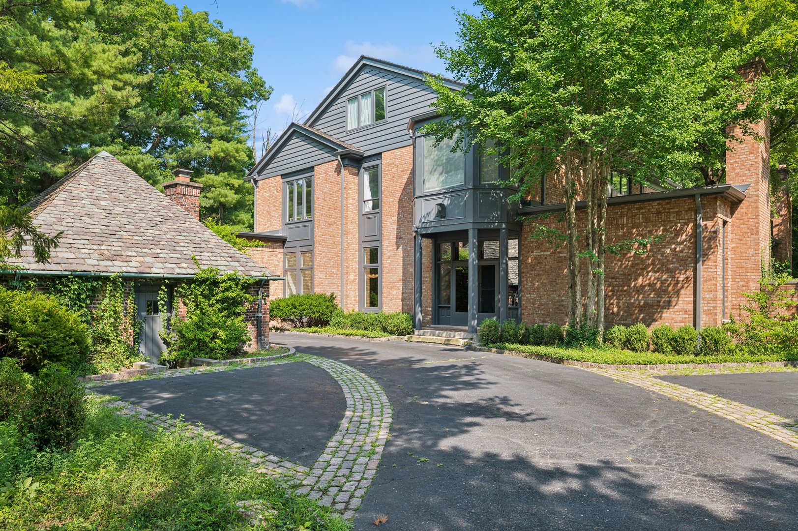 101 N Mayflower Road