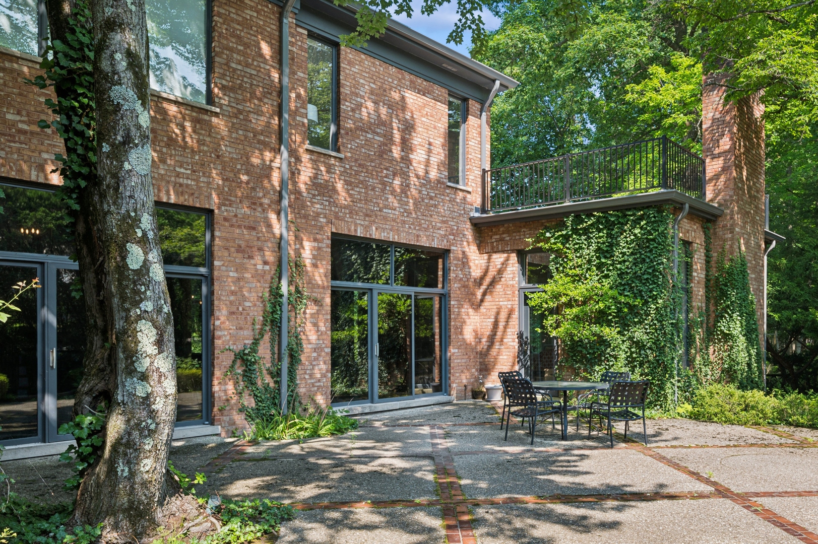 101 N Mayflower Road