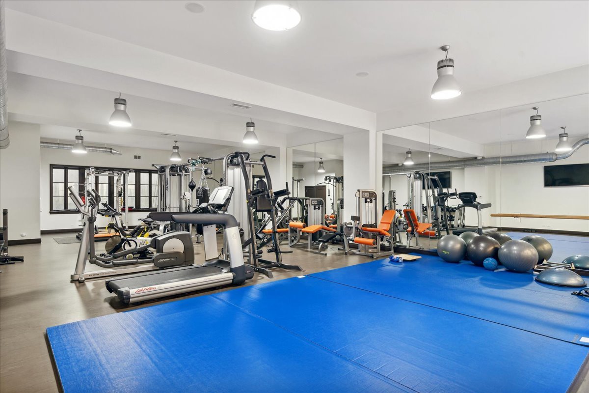 261 E Onwentsia Road