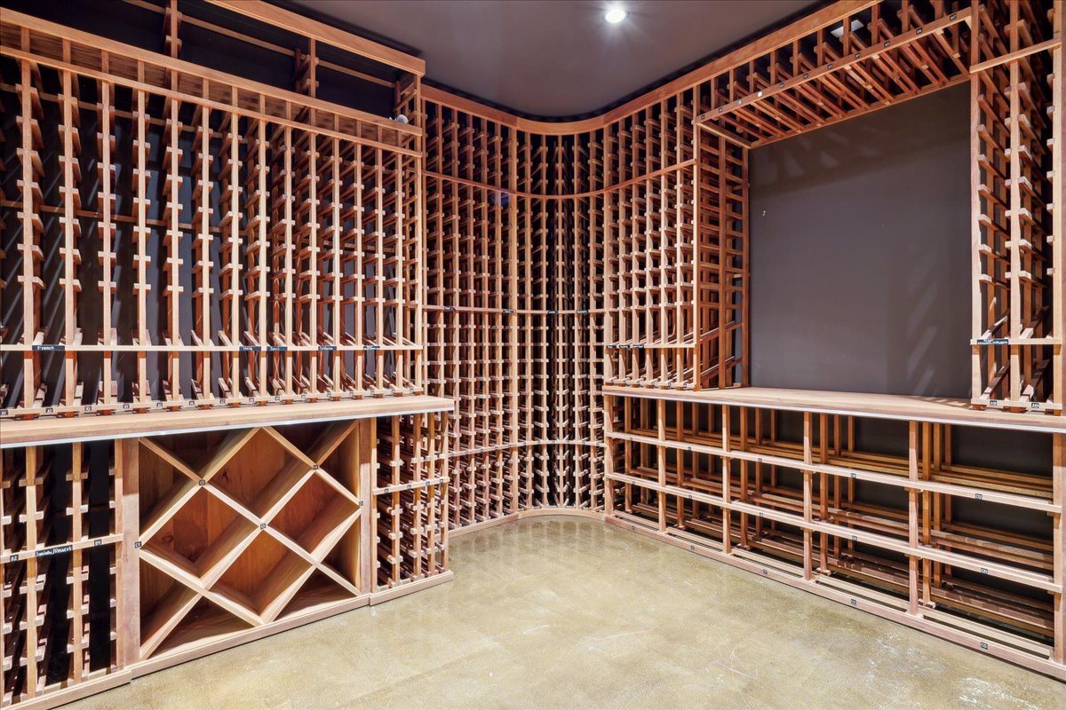 261 E Onwentsia Road