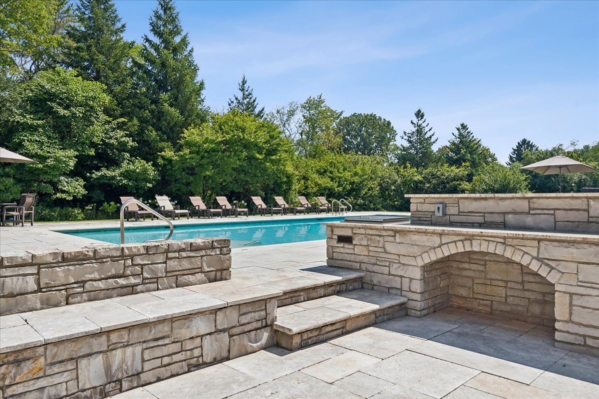 261 E Onwentsia Road