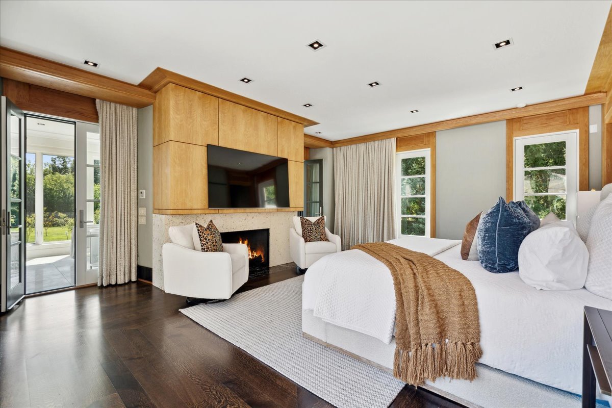 261 E Onwentsia Road