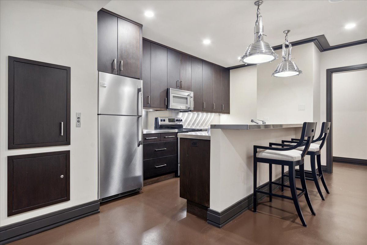 261 E Onwentsia Road