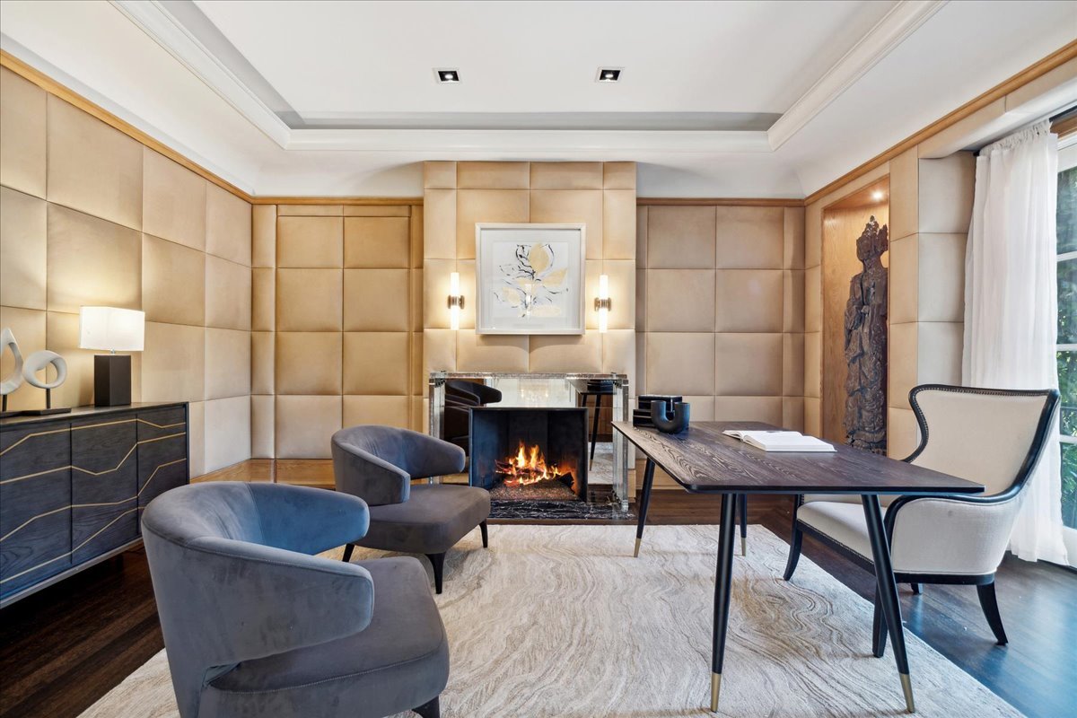 261 E Onwentsia Road