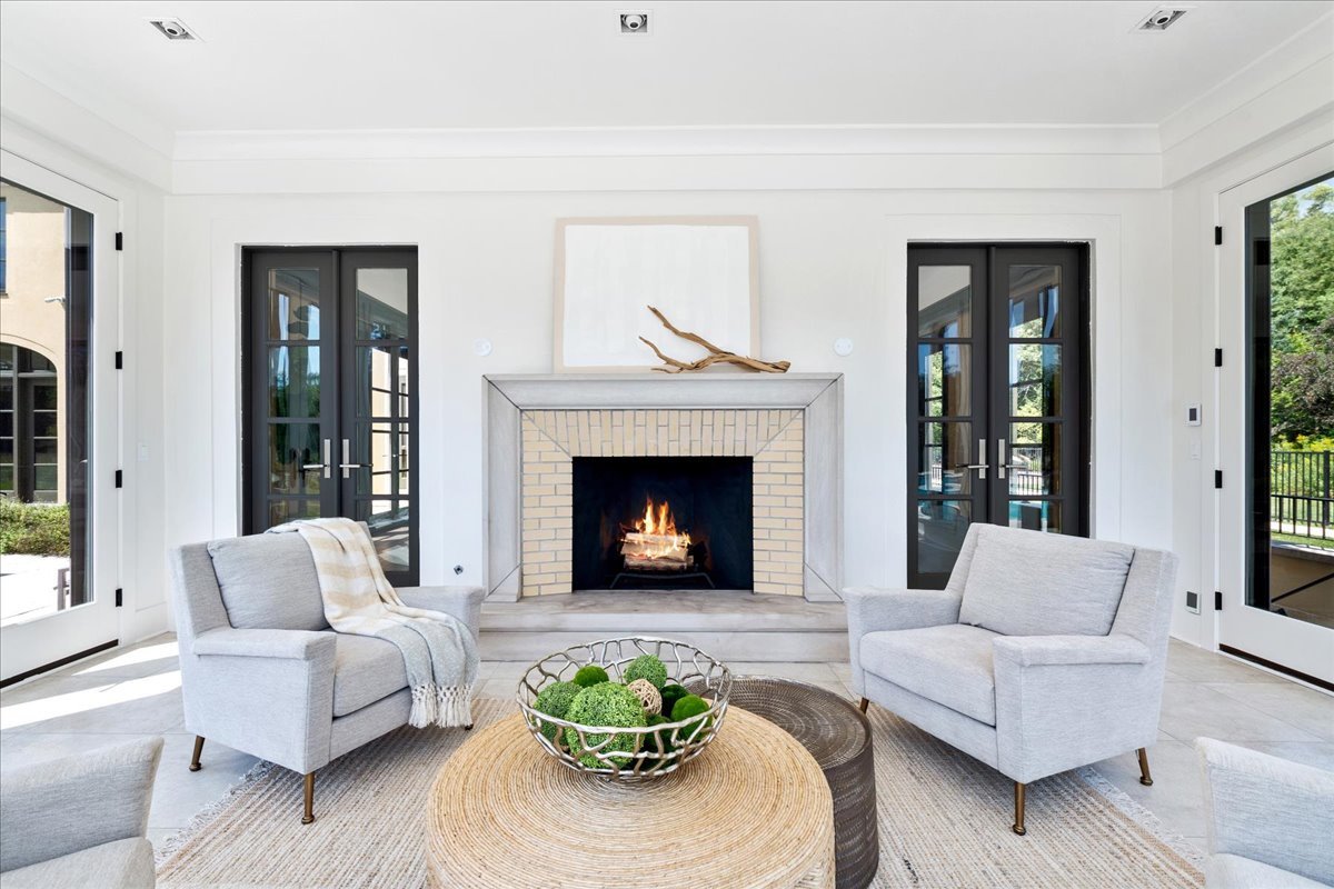 261 E Onwentsia Road