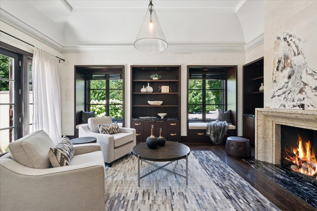 261 E Onwentsia Road