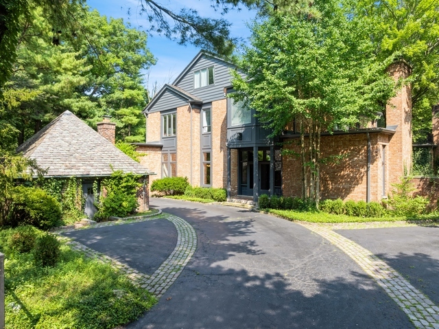 101 N Mayflower Road