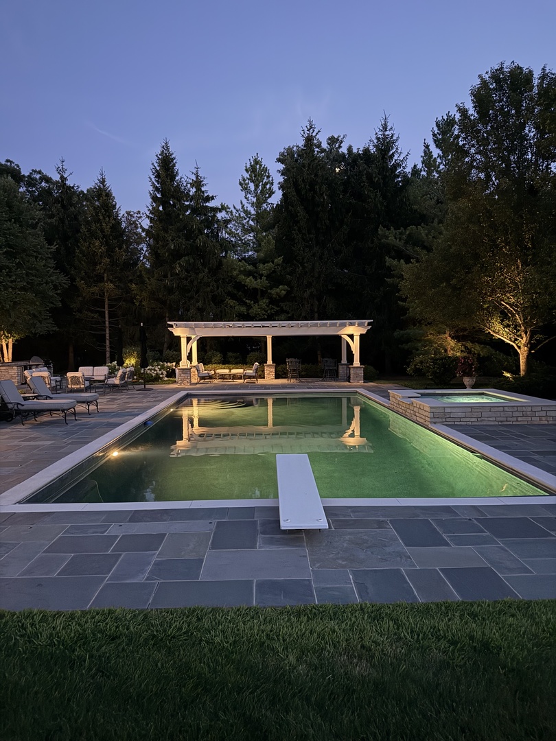 1090 Evergreen Drive