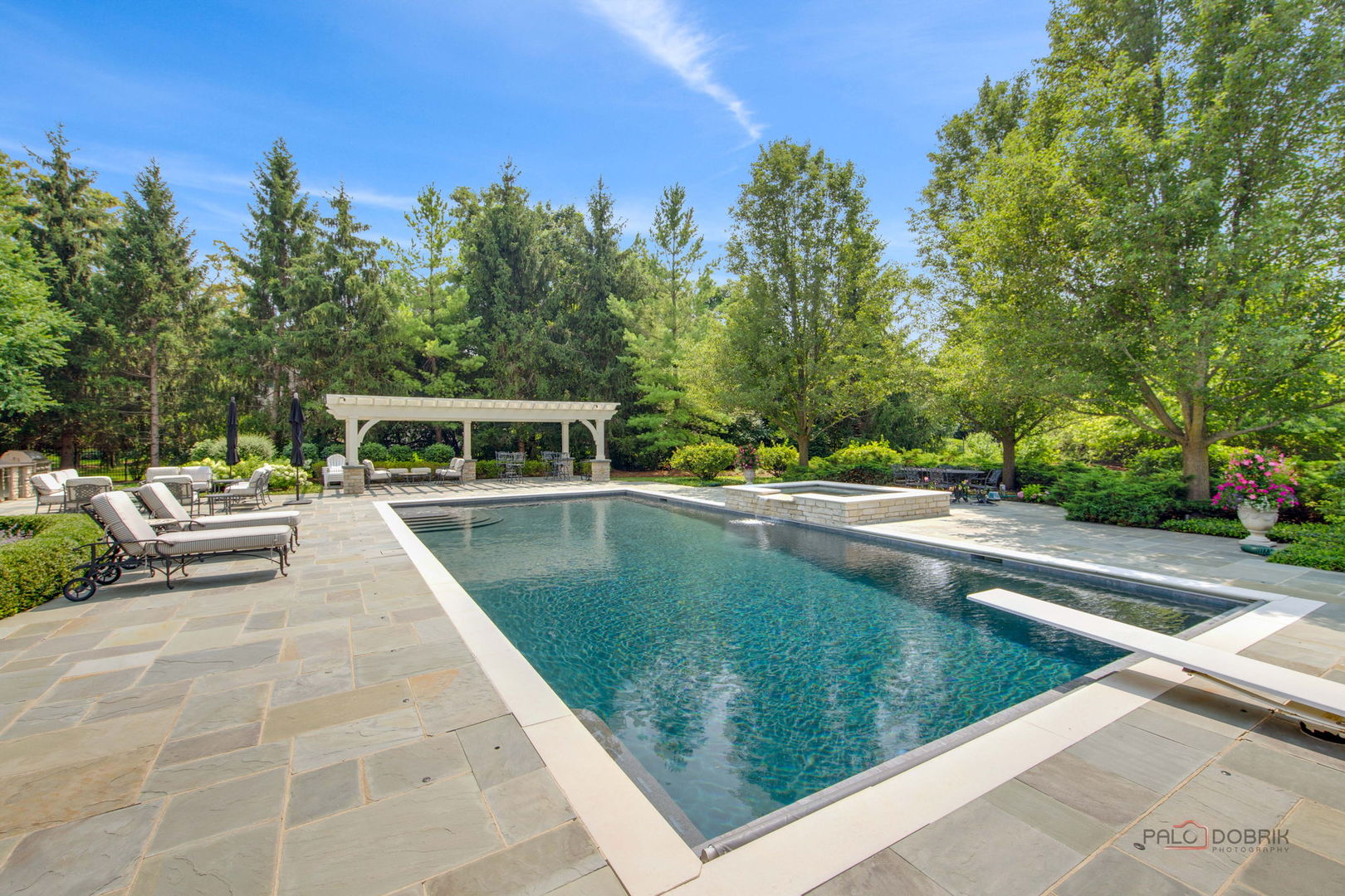 1090 Evergreen Drive