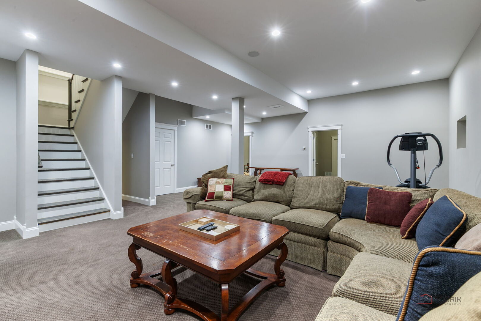 216 E Sheridan Place