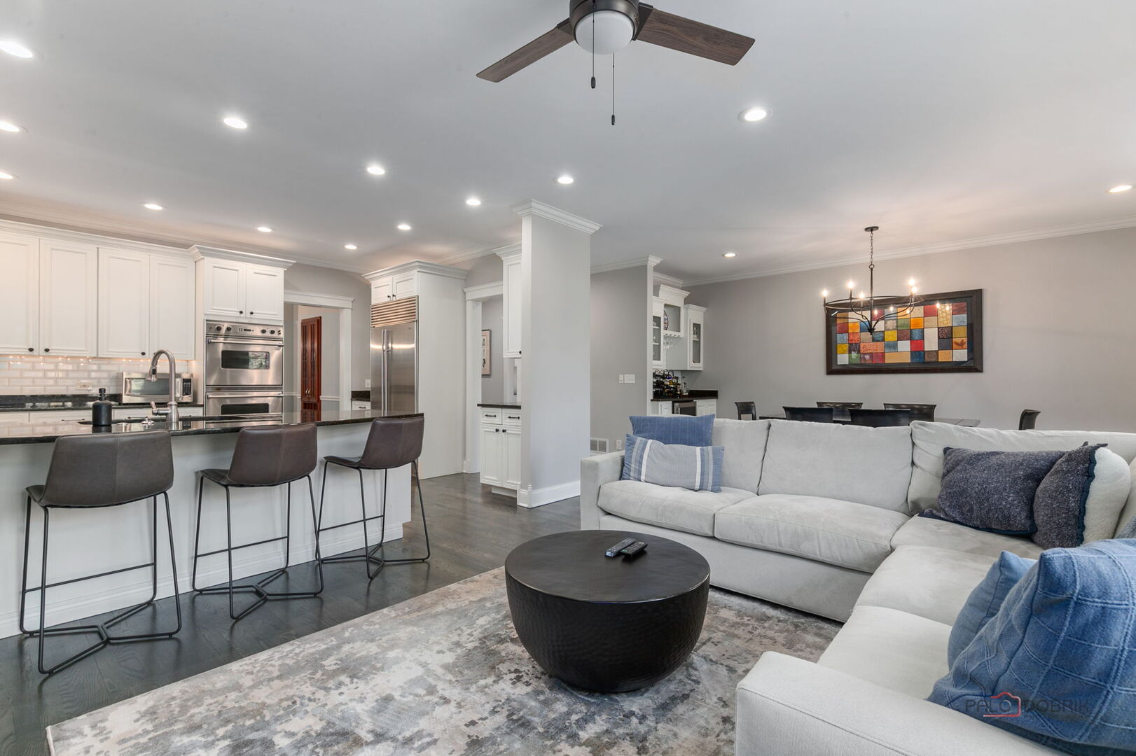 216 E Sheridan Place