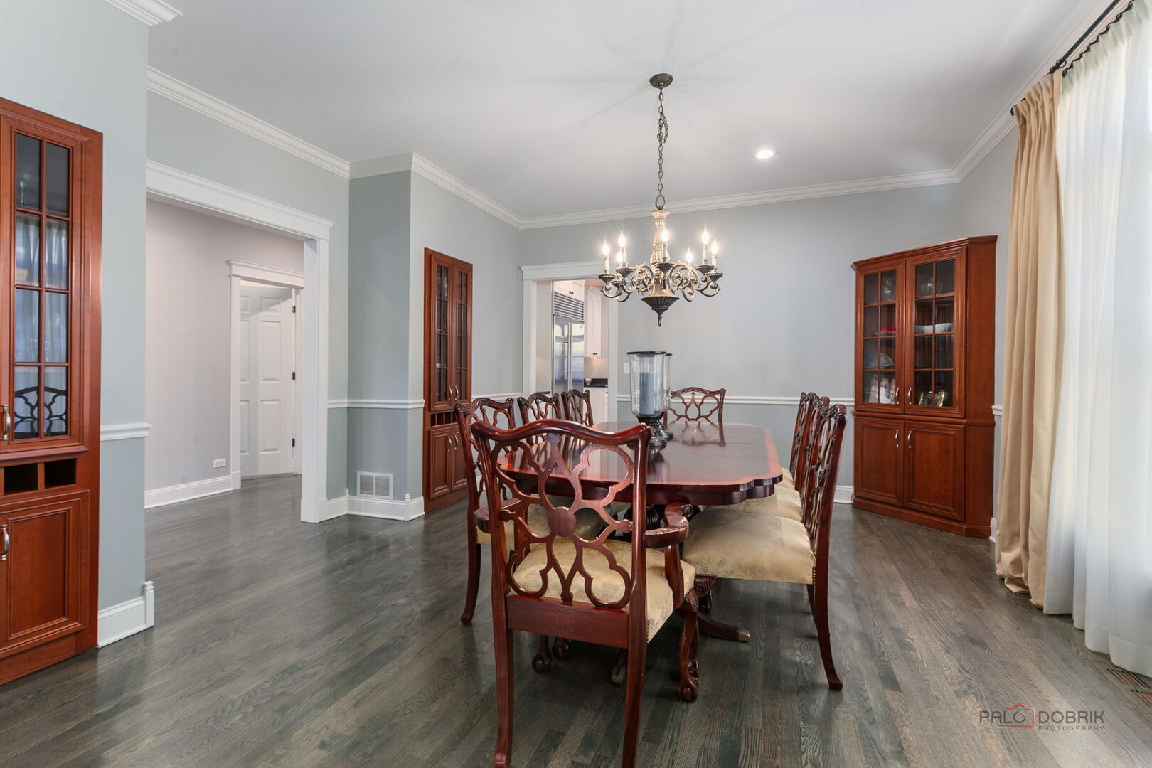 216 E Sheridan Place